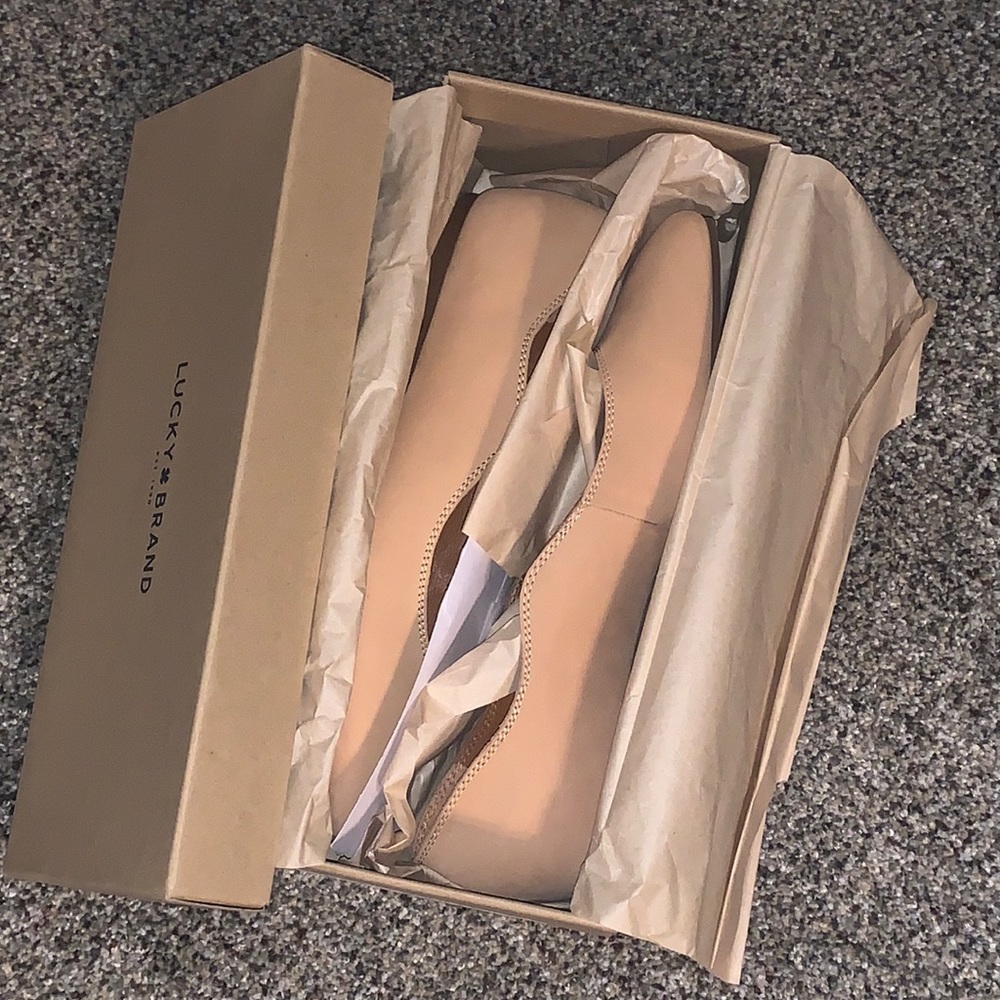 NIB - Lucky Brand Nude Flats Size 9.5